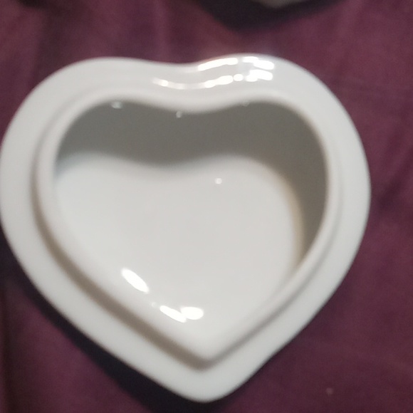 Genuine Vintage 1973 Holly Hobbie Porcelain Heart Trinket Box With Siamese Cat - Picture 2 of 5